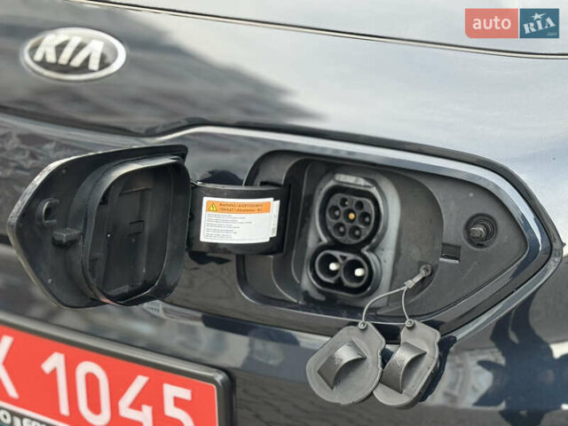 Серый Киа Niro, объемом двигателя 0 л и пробегом 156 тыс. км за 18500 $, фото 43 на Automoto.ua