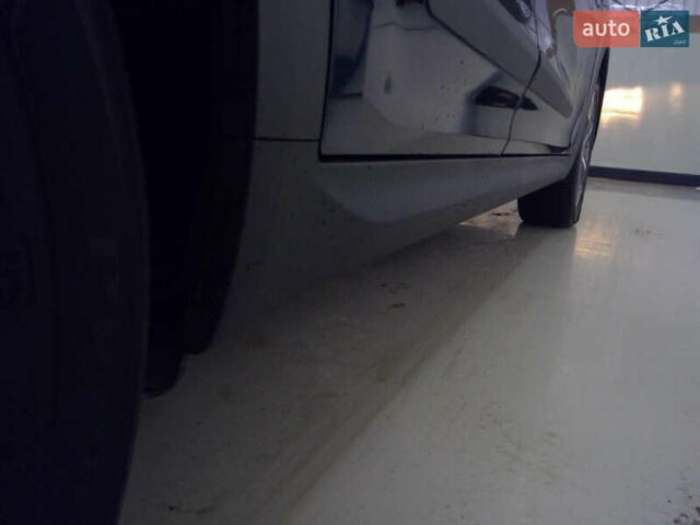 Серый Киа Niro, объемом двигателя 0 л и пробегом 108 тыс. км за 19900 $, фото 5 на Automoto.ua