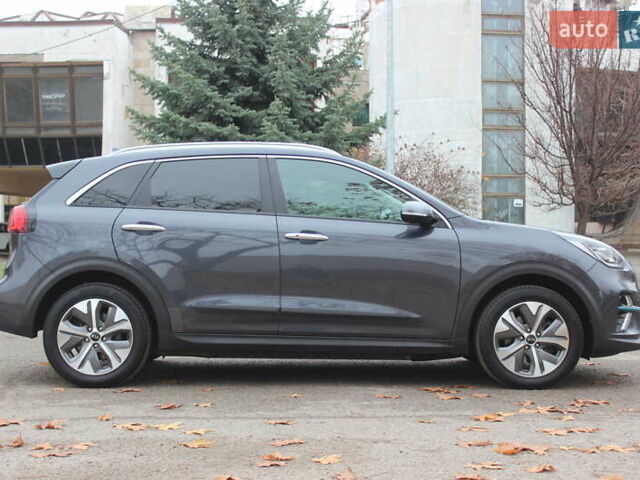 Сірий Кіа Niro, об'ємом двигуна 0 л та пробігом 74 тис. км за 19990 $, фото 7 на Automoto.ua