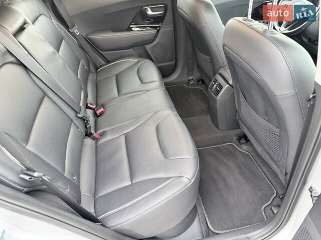 Серый Киа Niro, объемом двигателя 0 л и пробегом 126 тыс. км за 21500 $, фото 29 на Automoto.ua