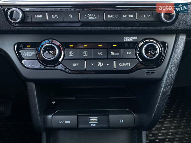 Сірий Кіа Niro, об'ємом двигуна 0 л та пробігом 116 тис. км за 21800 $, фото 69 на Automoto.ua