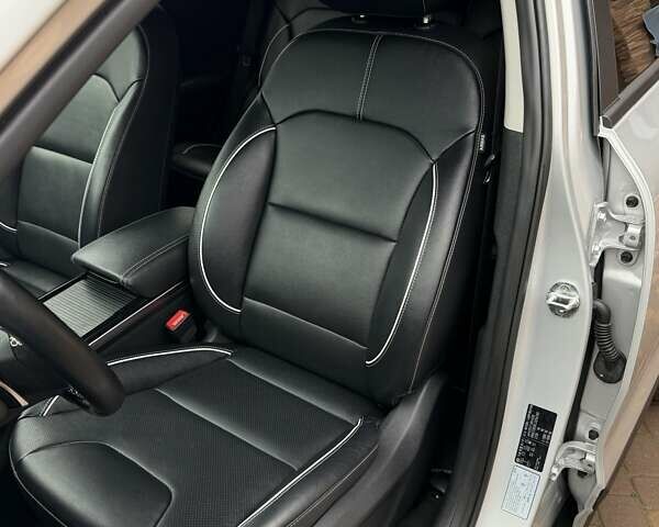 Сірий Кіа Niro, об'ємом двигуна 0 л та пробігом 71 тис. км за 21999 $, фото 36 на Automoto.ua