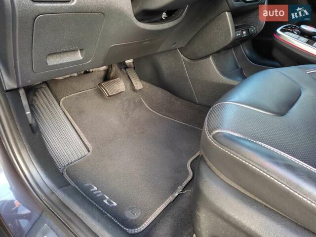 Киа Niro 2020 в Ровно на Automoto.ua Серый Киа Niro, объемом двигателя 0 л и пробегом 125 тыс. км за 19850 $, фото 57 на Automoto.ua