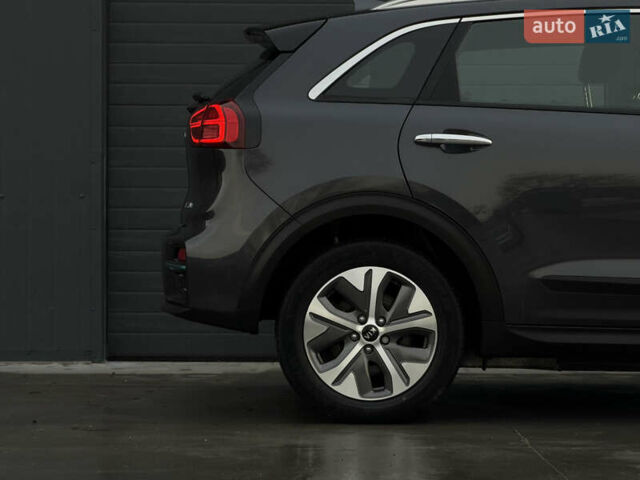 Серый Киа Niro, объемом двигателя 0 л и пробегом 164 тыс. км за 17550 $, фото 15 на Automoto.ua