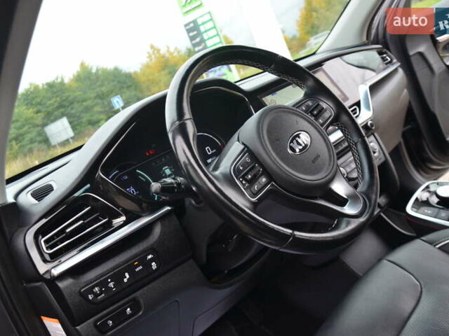 Серый Киа Niro, объемом двигателя 0 л и пробегом 77 тыс. км за 19950 $, фото 35 на Automoto.ua