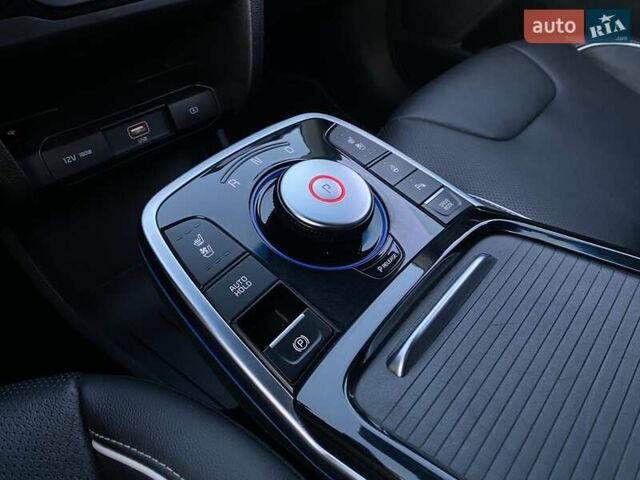 Серый Киа Niro, объемом двигателя 0 л и пробегом 88 тыс. км за 21500 $, фото 7 на Automoto.ua