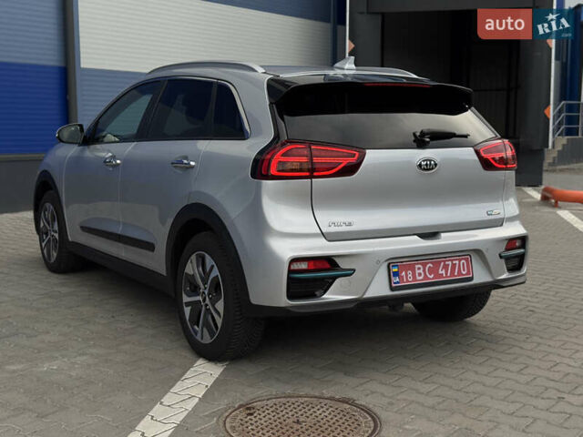 Кіа Niro 2020 у Рівному на Automoto.ua Сірий Кіа Niro, об'ємом двигуна 0 л та пробігом 138 тис. км за 19500 $, фото 6 на Automoto.ua