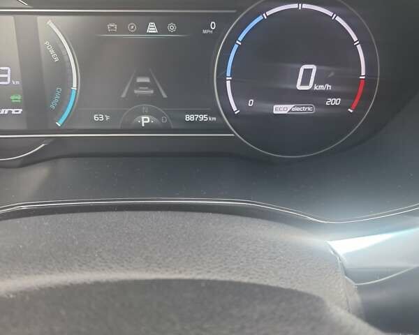 Серый Киа Niro, объемом двигателя 0 л и пробегом 89 тыс. км за 20500 $, фото 14 на Automoto.ua