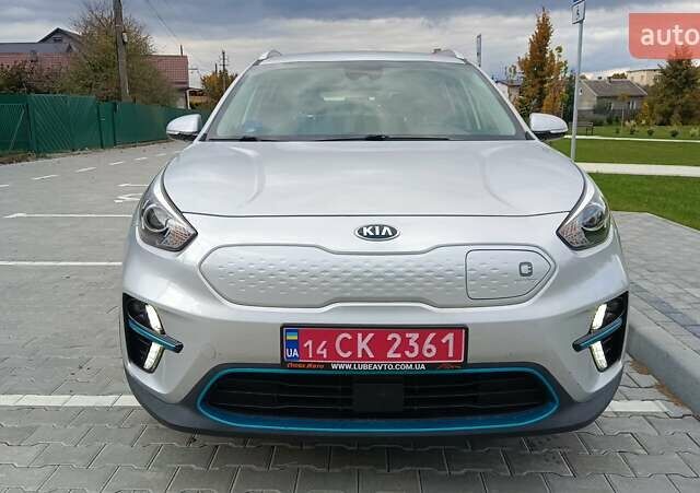 Серый Киа Niro, объемом двигателя 0 л и пробегом 82 тыс. км за 19500 $, фото 10 на Automoto.ua