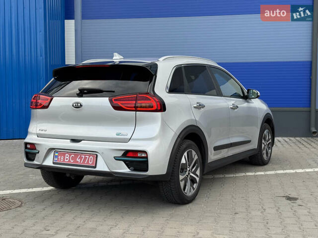 Кіа Niro 2020 у Рівному на Automoto.ua Сірий Кіа Niro, об'ємом двигуна 0 л та пробігом 138 тис. км за 19500 $, фото 3 на Automoto.ua