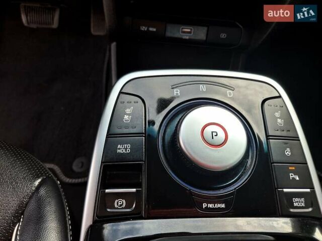 Сірий Кіа Niro, об'ємом двигуна 0 л та пробігом 126 тис. км за 20900 $, фото 20 на Automoto.ua