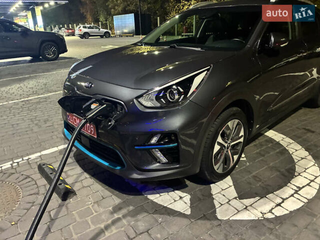 Серый Киа Niro, объемом двигателя 0 л и пробегом 116 тыс. км за 17999 $, фото 11 на Automoto.ua
