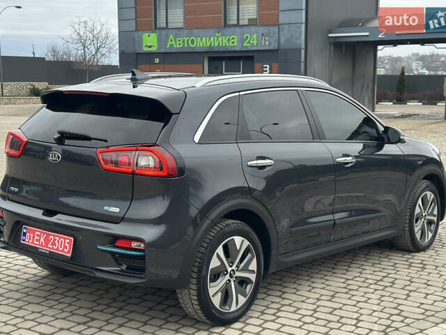 Серый Киа Niro, объемом двигателя 0 л и пробегом 102 тыс. км за 18500 $, фото 9 на Automoto.ua