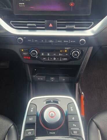 Серый Киа Niro, объемом двигателя 0 л и пробегом 167 тыс. км за 18400 $, фото 21 на Automoto.ua