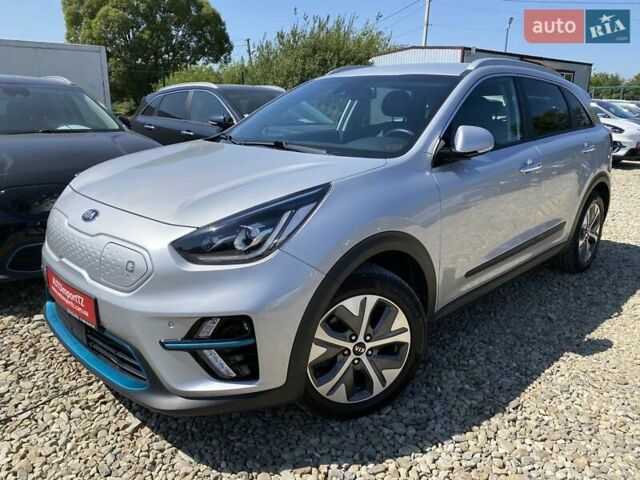 Серый Киа Niro, объемом двигателя 0 л и пробегом 58 тыс. км за 23200 $, фото 13 на Automoto.ua