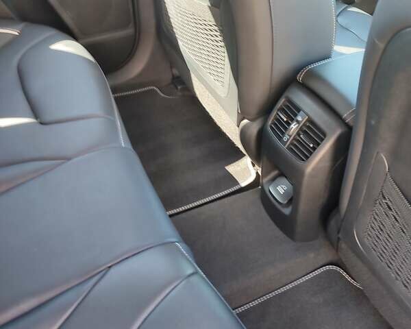 Серый Киа Niro, объемом двигателя 0 л и пробегом 49 тыс. км за 23000 $, фото 57 на Automoto.ua