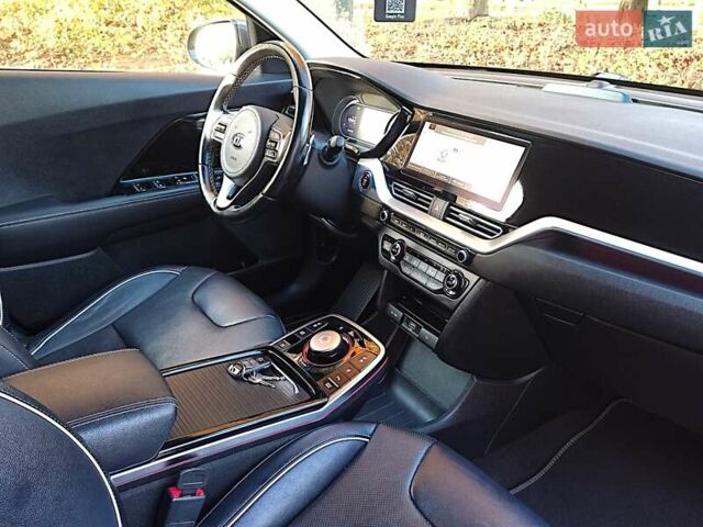 Киа Niro 2020 в Ровно на Automoto.ua Серый Киа Niro, объемом двигателя 0 л и пробегом 125 тыс. км за 19850 $, фото 82 на Automoto.ua