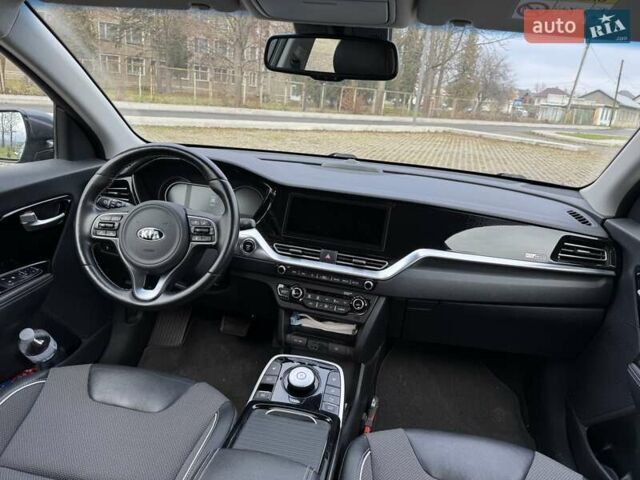 Сірий Кіа Niro, об'ємом двигуна 0 л та пробігом 150 тис. км за 17350 $, фото 12 на Automoto.ua