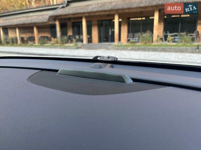 Серый Киа Niro, объемом двигателя 0 л и пробегом 72 тыс. км за 19750 $, фото 66 на Automoto.ua