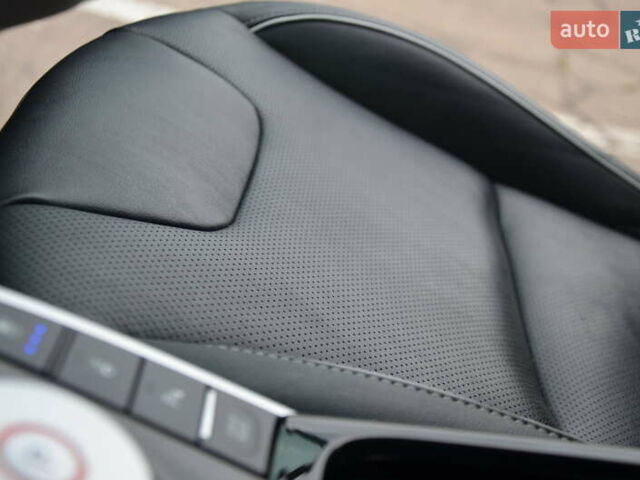 Серый Киа Niro, объемом двигателя 0 л и пробегом 77 тыс. км за 19950 $, фото 41 на Automoto.ua