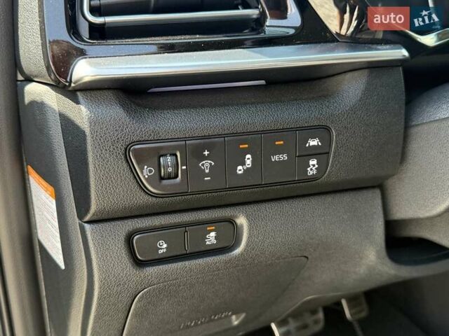 Сірий Кіа Niro, об'ємом двигуна 0 л та пробігом 82 тис. км за 20500 $, фото 14 на Automoto.ua