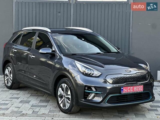 Серый Киа Niro, объемом двигателя 0 л и пробегом 88 тыс. км за 18500 $, фото 9 на Automoto.ua