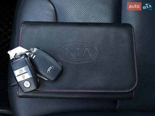 Сірий Кіа Niro, об'ємом двигуна 0 л та пробігом 116 тис. км за 21800 $, фото 111 на Automoto.ua