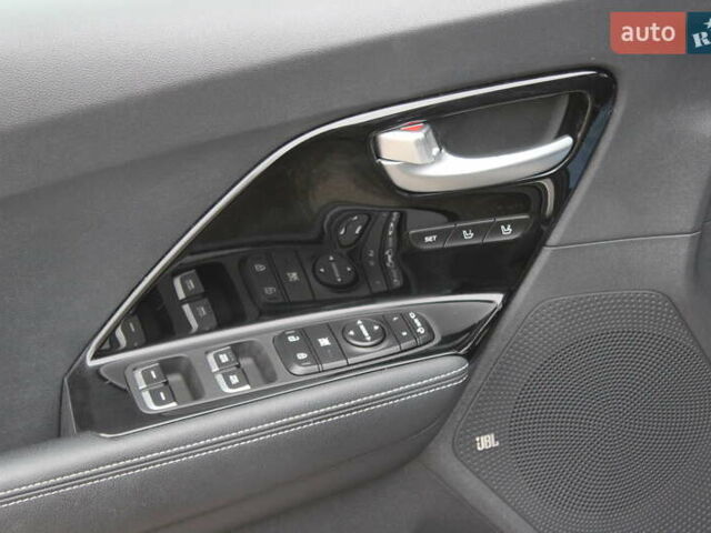 Сірий Кіа Niro, об'ємом двигуна 0 л та пробігом 74 тис. км за 19990 $, фото 19 на Automoto.ua