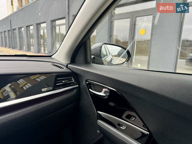 Серый Киа Niro, объемом двигателя 0 л и пробегом 109 тыс. км за 20500 $, фото 54 на Automoto.ua