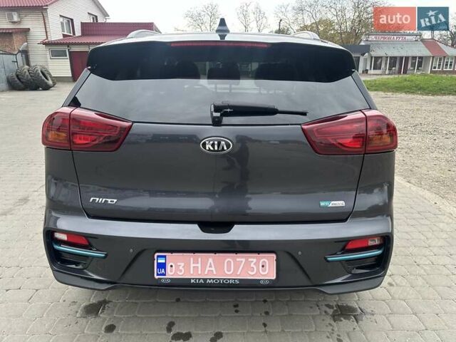 Серый Киа Niro, объемом двигателя 0 л и пробегом 117 тыс. км за 19700 $, фото 4 на Automoto.ua
