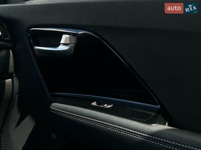 Сірий Кіа Niro, об'ємом двигуна 0 л та пробігом 97 тис. км за 22600 $, фото 48 на Automoto.ua