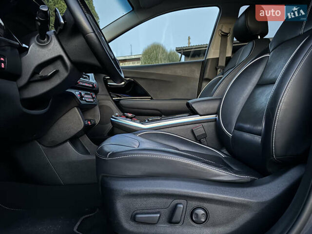 Серый Киа Niro, объемом двигателя 0 л и пробегом 112 тыс. км за 20300 $, фото 25 на Automoto.ua