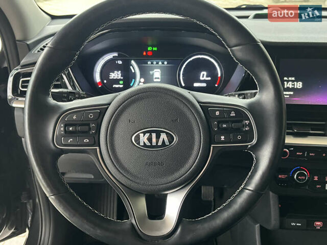 Серый Киа Niro, объемом двигателя 0 л и пробегом 127 тыс. км за 19750 $, фото 43 на Automoto.ua