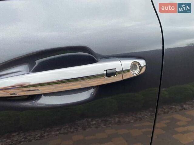 Серый Киа Niro, объемом двигателя 0 л и пробегом 117 тыс. км за 20470 $, фото 37 на Automoto.ua