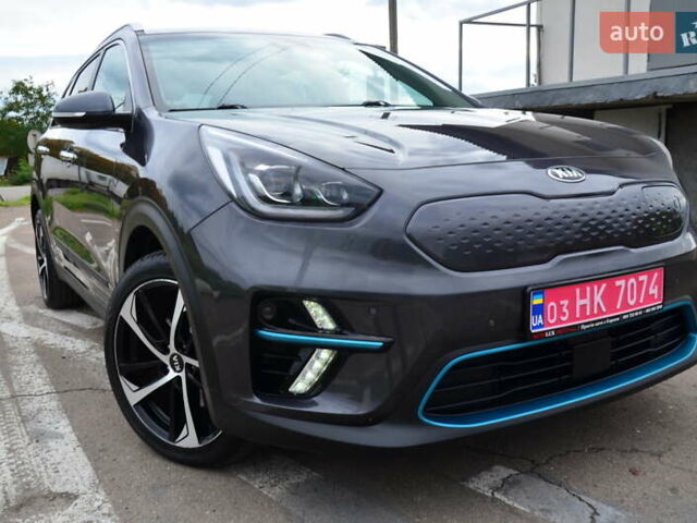 Серый Киа Niro, объемом двигателя 0 л и пробегом 77 тыс. км за 19950 $, фото 18 на Automoto.ua