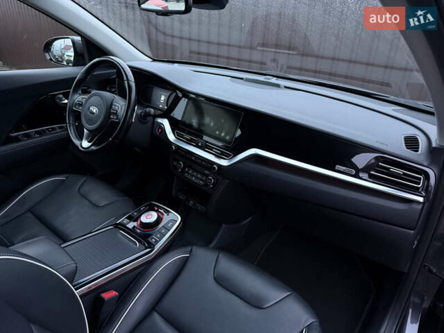 Серый Киа Niro, объемом двигателя 0 л и пробегом 159 тыс. км за 19800 $, фото 10 на Automoto.ua