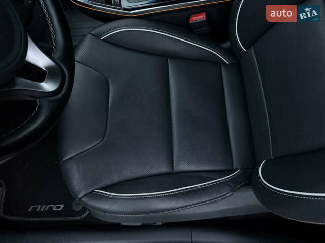 Серый Киа Niro, объемом двигателя 0 л и пробегом 159 тыс. км за 19800 $, фото 25 на Automoto.ua