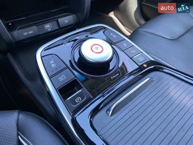 Серый Киа Niro, объемом двигателя 0 л и пробегом 58 тыс. км за 23200 $, фото 8 на Automoto.ua