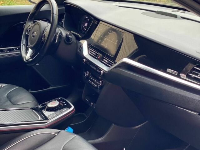 Киа Niro 2020 в Тернополе на Automoto.ua Серый Киа Niro, объемом двигателя 0 л и пробегом 149 тыс. км за 18700 $, фото 19 на Automoto.ua