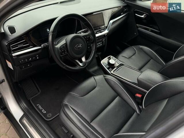 Сірий Кіа Niro, об'ємом двигуна 0 л та пробігом 71 тис. км за 21999 $, фото 37 на Automoto.ua