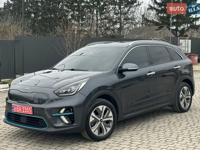 Серый Киа Niro, объемом двигателя 0 л и пробегом 102 тыс. км за 18500 $, фото 1 на Automoto.ua