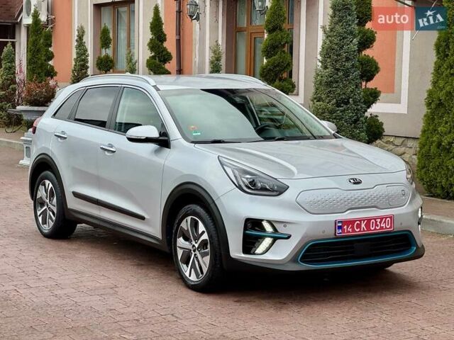 Сірий Кіа Niro, об'ємом двигуна 0 л та пробігом 118 тис. км за 19300 $, фото 35 на Automoto.ua