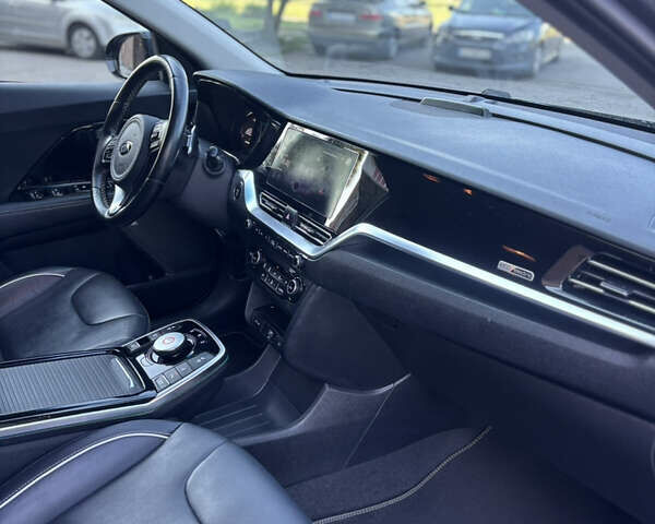 Сірий Кіа Niro, об'ємом двигуна 0 л та пробігом 72 тис. км за 19200 $, фото 13 на Automoto.ua