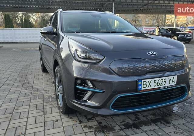 Серый Киа Niro, объемом двигателя 0 л и пробегом 83 тыс. км за 25100 $, фото 5 на Automoto.ua