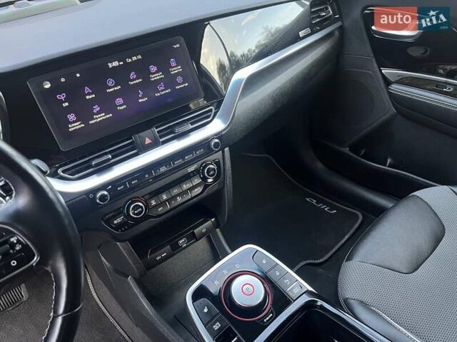 Серый Киа Niro, объемом двигателя 0 л и пробегом 72 тыс. км за 19750 $, фото 34 на Automoto.ua