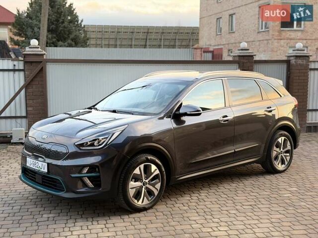 Сірий Кіа Niro, об'ємом двигуна 0 л та пробігом 118 тис. км за 20499 $, фото 7 на Automoto.ua