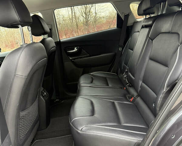 Серый Киа Niro, объемом двигателя 0 л и пробегом 120 тыс. км за 19750 $, фото 20 на Automoto.ua