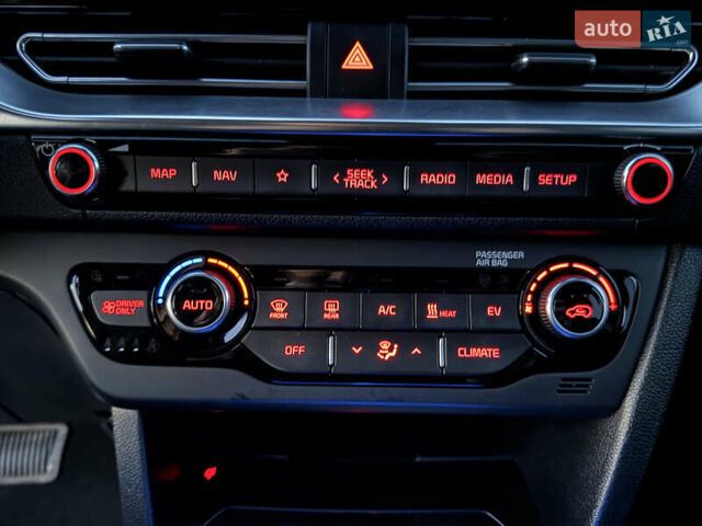 Серый Киа Niro, объемом двигателя 0 л и пробегом 112 тыс. км за 20300 $, фото 31 на Automoto.ua