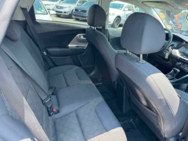 Серый Киа Niro, объемом двигателя 0 л и пробегом 34 тыс. км за 10500 $, фото 7 на Automoto.ua