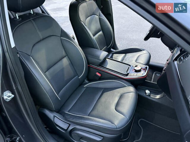 Серый Киа Niro, объемом двигателя 0 л и пробегом 165 тыс. км за 18000 $, фото 81 на Automoto.ua